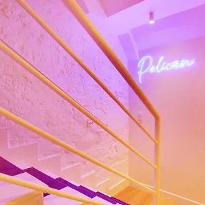 Pelican - Louvre Apartment